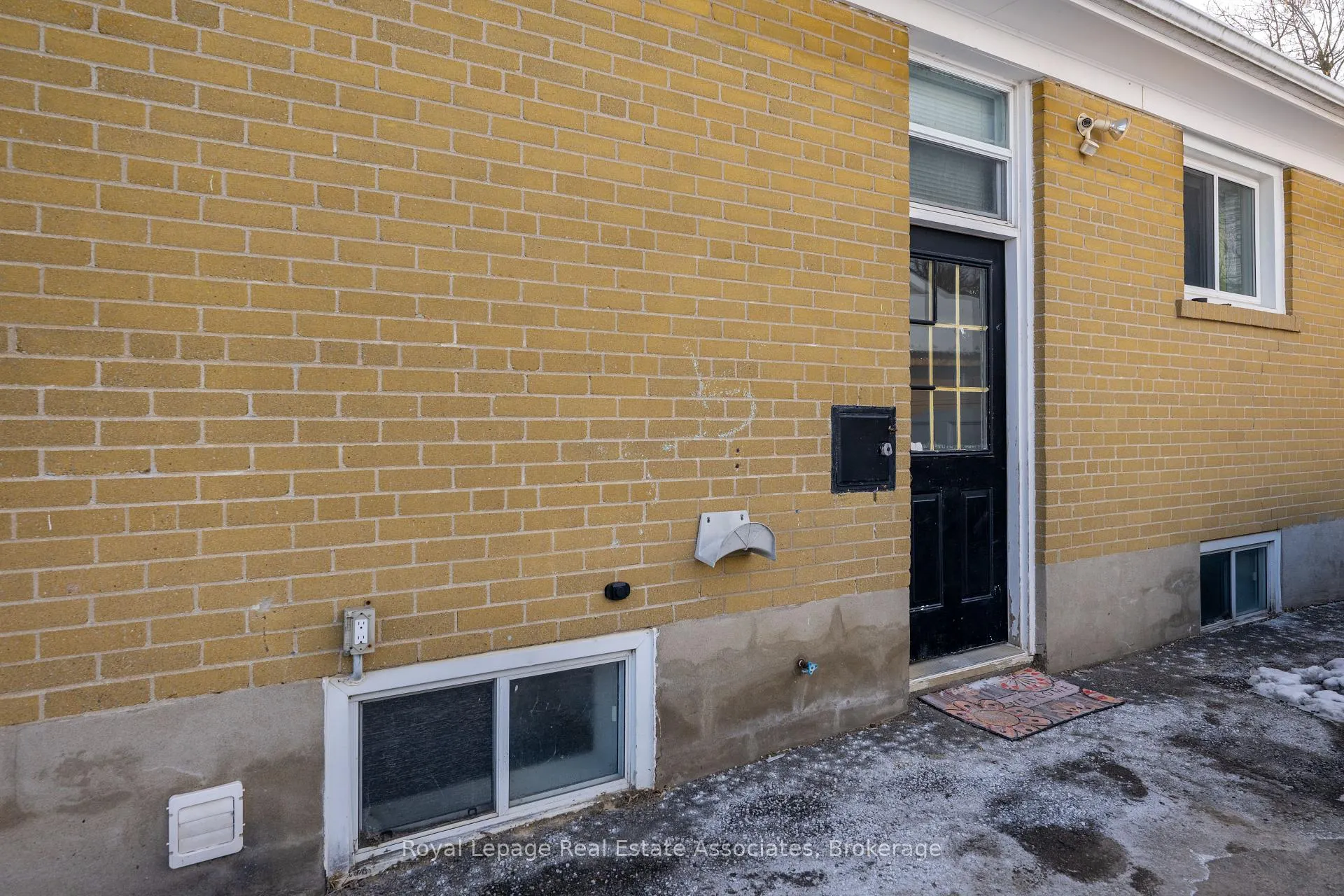 Photo 4 of 55 McIntyre Crescent, Halton Hills, Georgetown — HOMEH