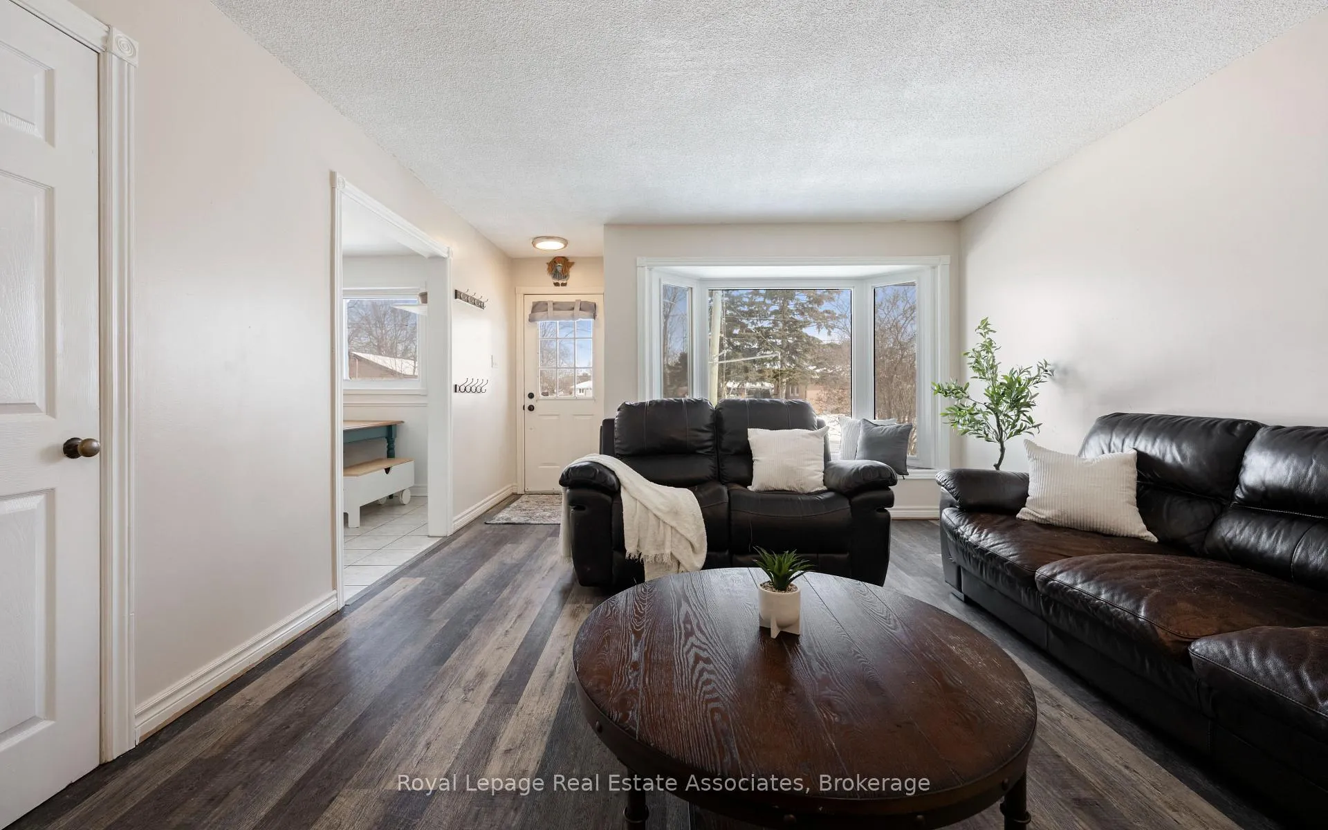 Photo 10 of 55 McIntyre Crescent, Halton Hills, Georgetown — HOMEH