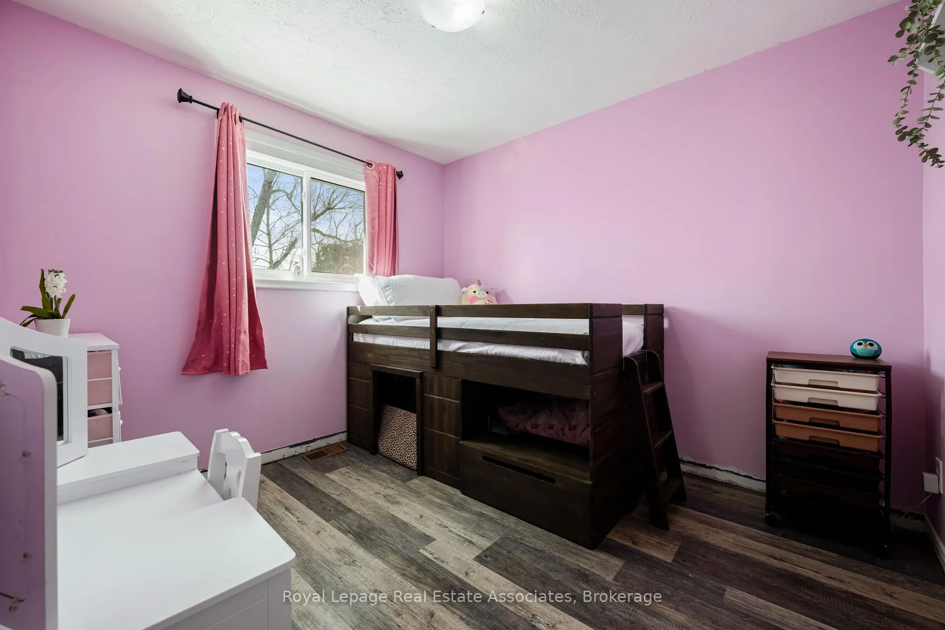 Photo 22 of 55 McIntyre Crescent, Halton Hills, Georgetown — HOMEH