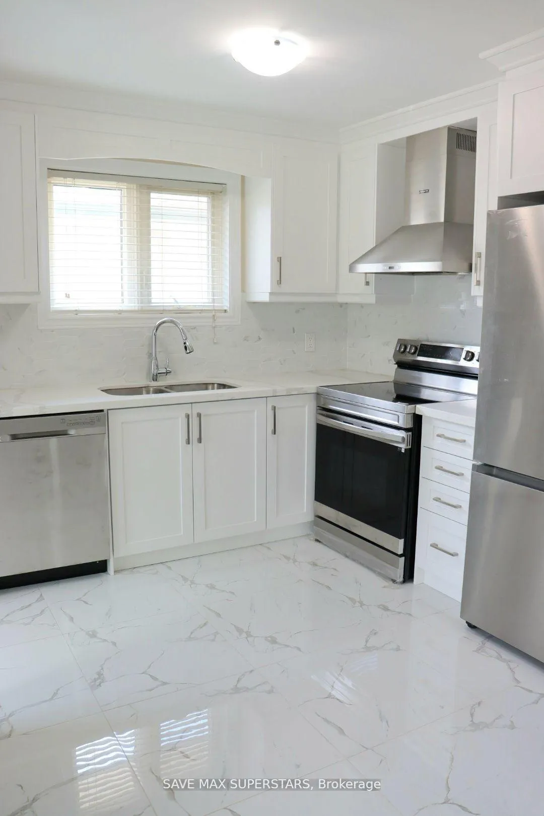 Photo 7 of 56 Sanford Crescent, Brampton, Northwood Park — HOMEH