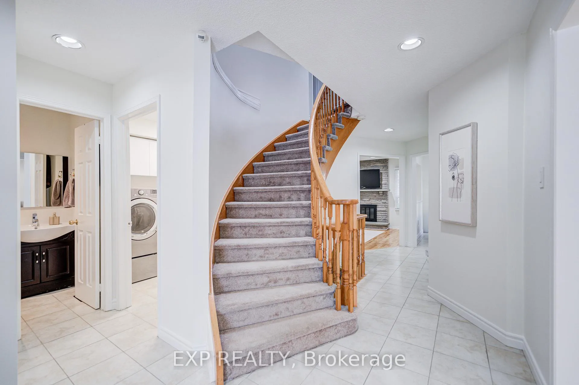Photo 5 of 20 Joseph Aaron Boulevard, Vaughan, Brownridge — HOMEH