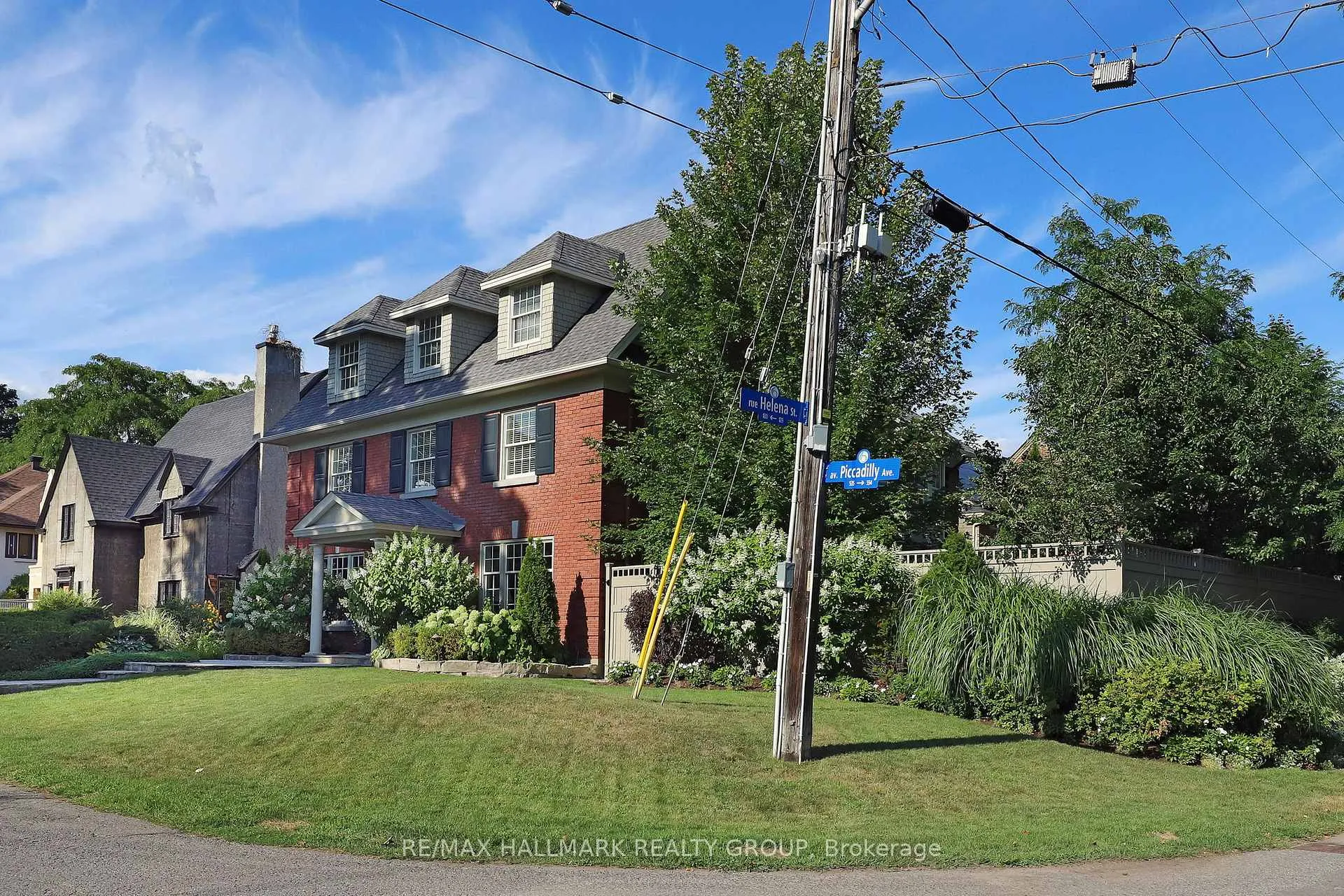 Photo 2 of 525 Piccadilly Avenue, Ottawa, Ottawa West — HOMEH