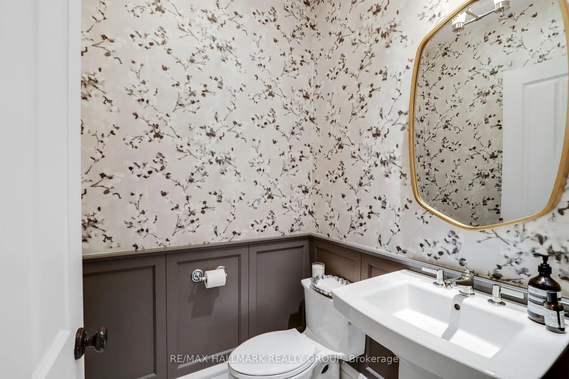 Photo 24 of 525 Piccadilly Avenue, Ottawa, Ottawa West — HOMEH