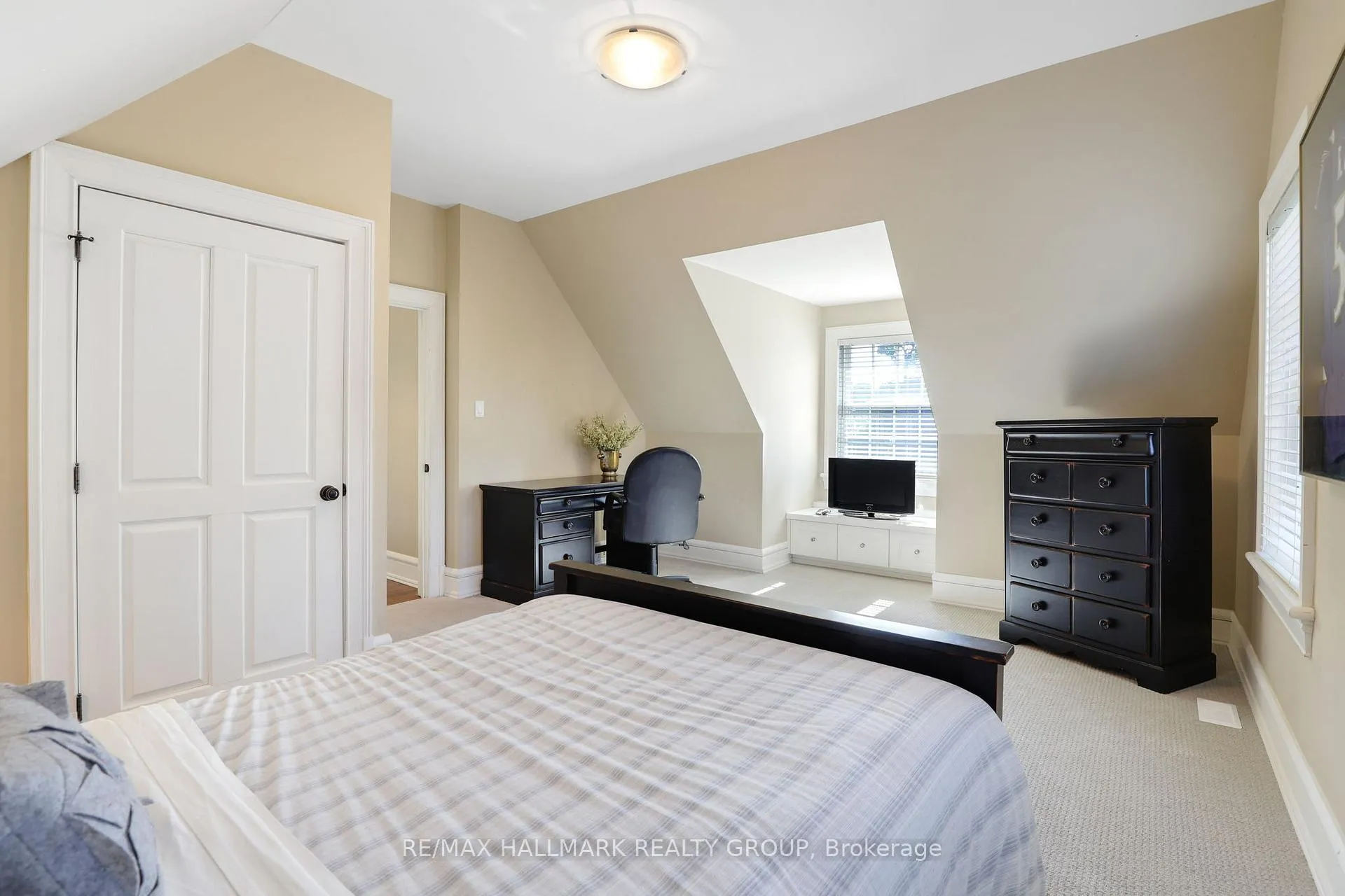 Photo 36 of 525 Piccadilly Avenue, Ottawa, Ottawa West — HOMEH