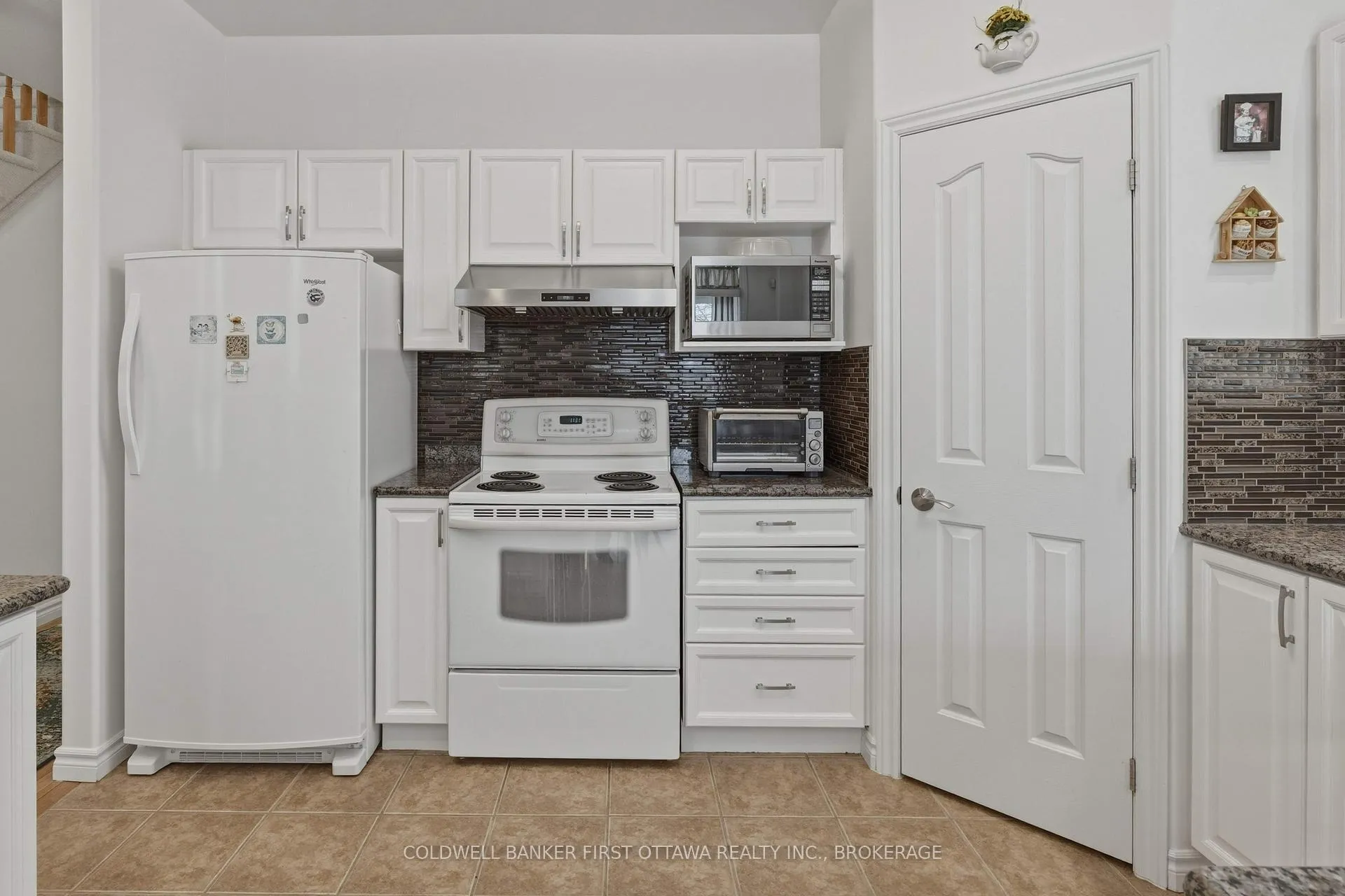 Photo 14 of 335 Ellesmeer Avenue, Kingston, City Northwest — HOMEH