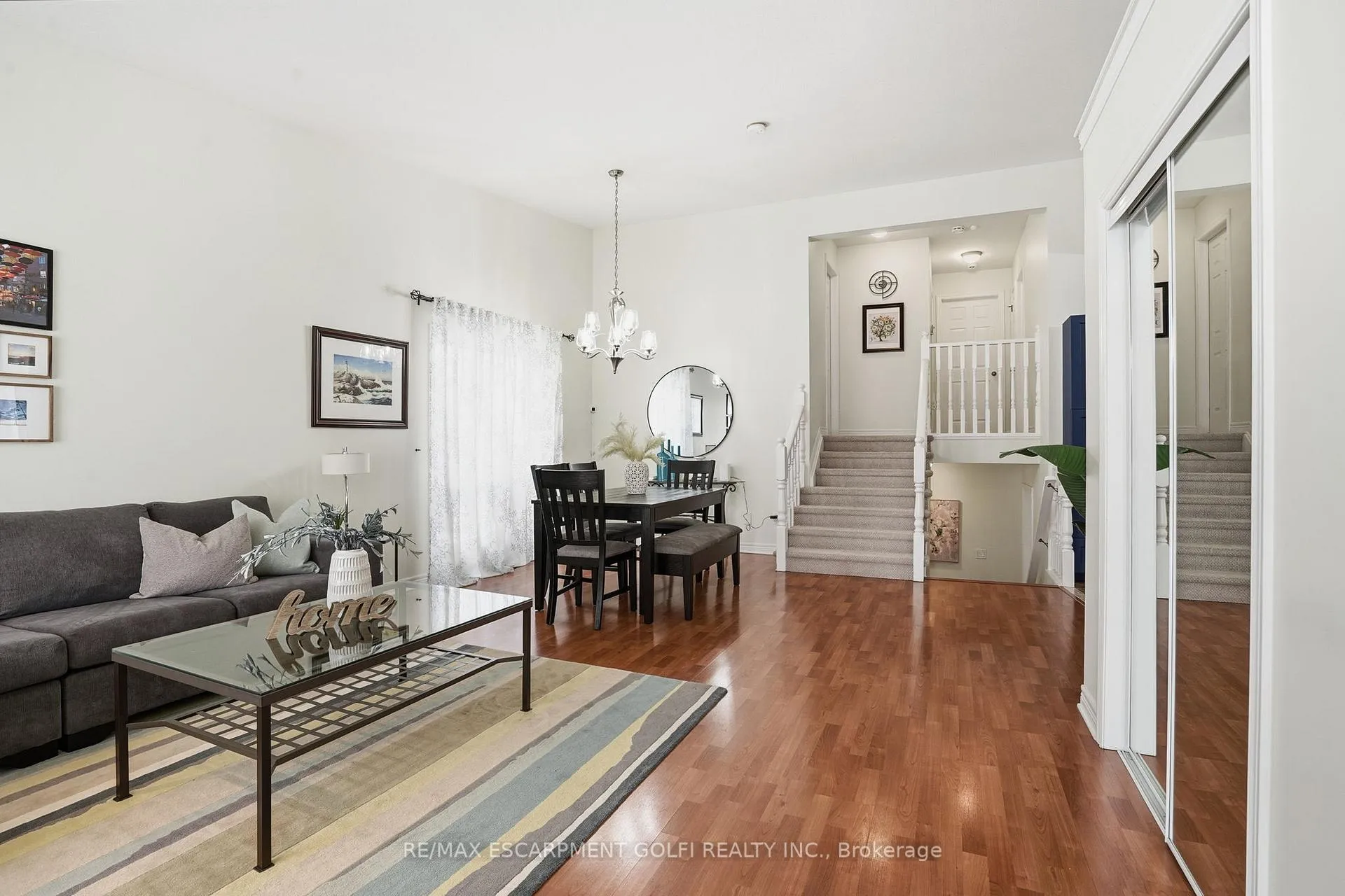 Photo 5 of 8407 Heikoop Crescent, Niagara Falls, Forestview — HOMEH