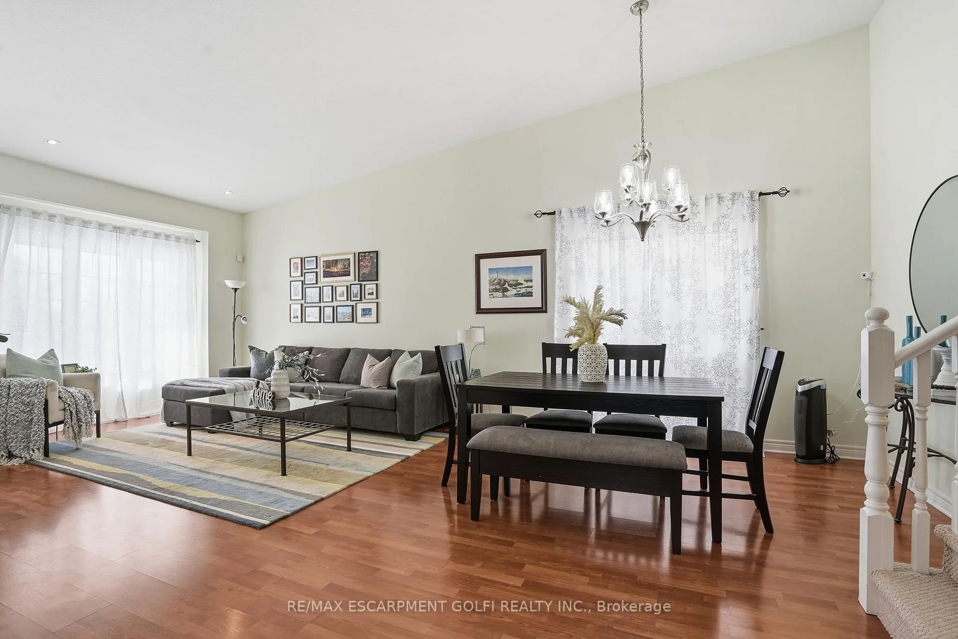 Photo 6 of 8407 Heikoop Crescent, Niagara Falls, Forestview — HOMEH