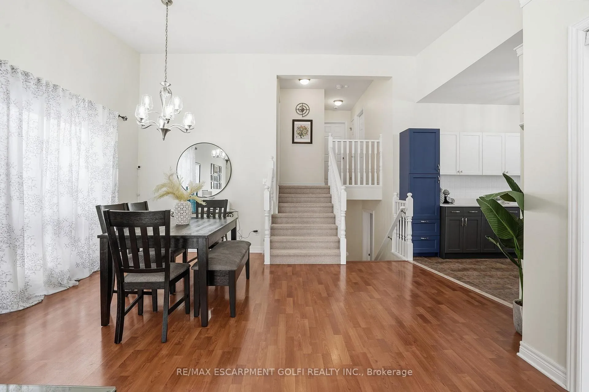 Photo 7 of 8407 Heikoop Crescent, Niagara Falls, Forestview — HOMEH