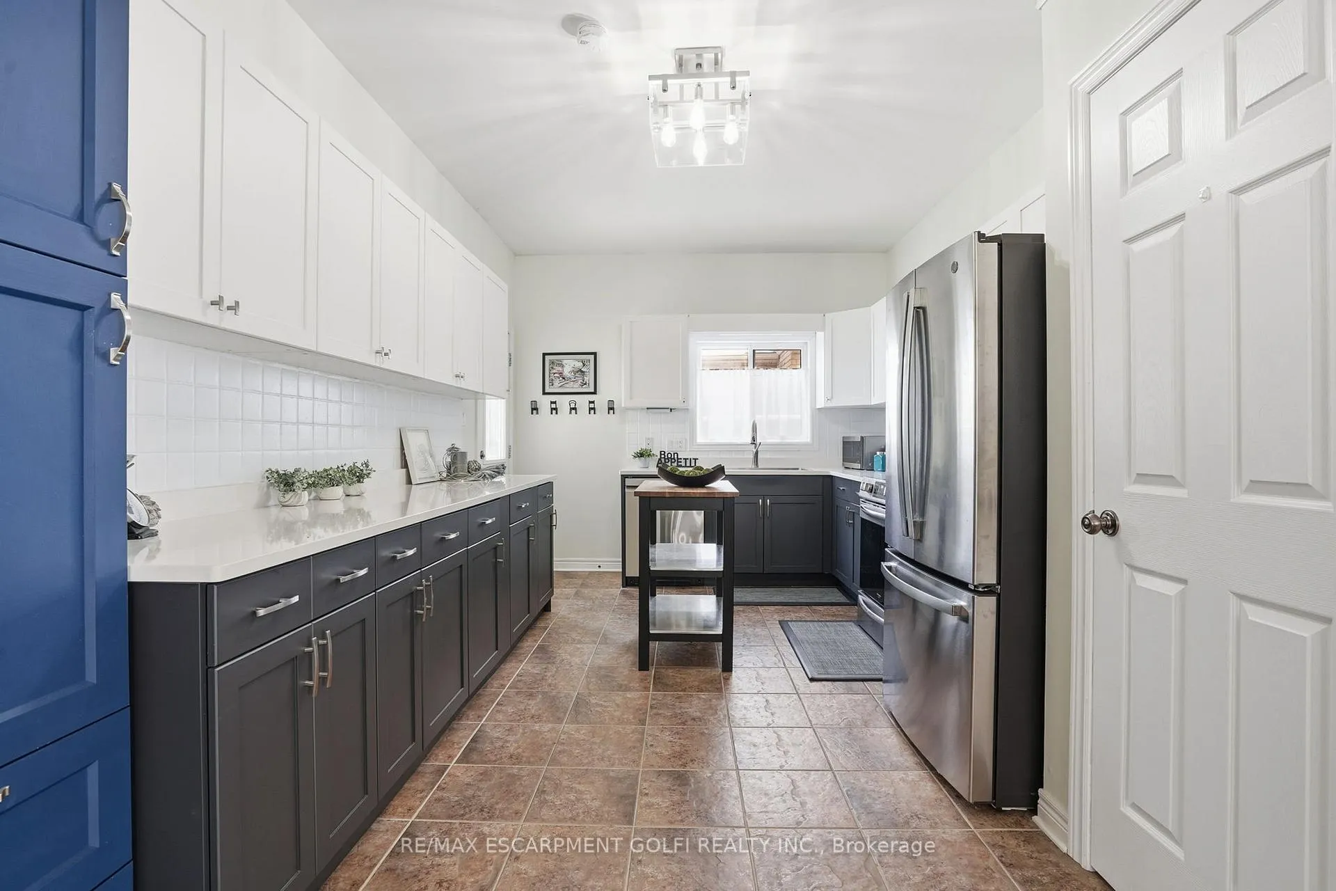 Photo 9 of 8407 Heikoop Crescent, Niagara Falls, Forestview — HOMEH