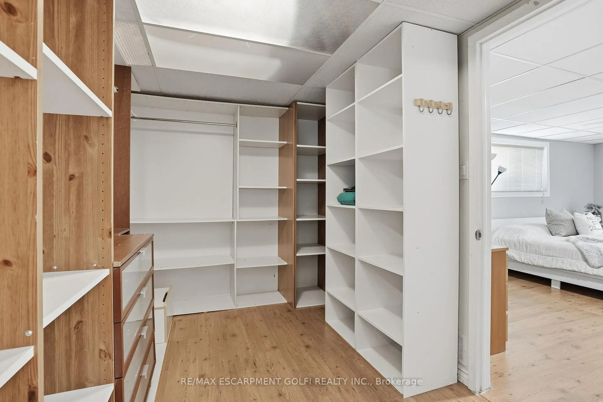 Photo 23 of 8407 Heikoop Crescent, Niagara Falls, Forestview — HOMEH