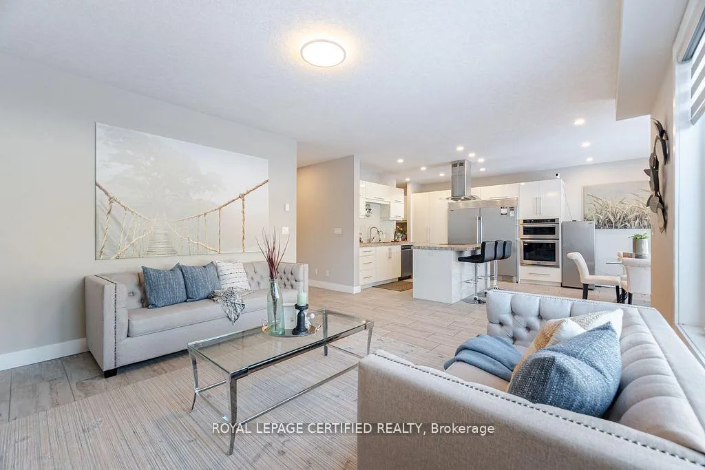 Photo 8 of 204 Forest Creek Drive, Kitchener — HOMEH