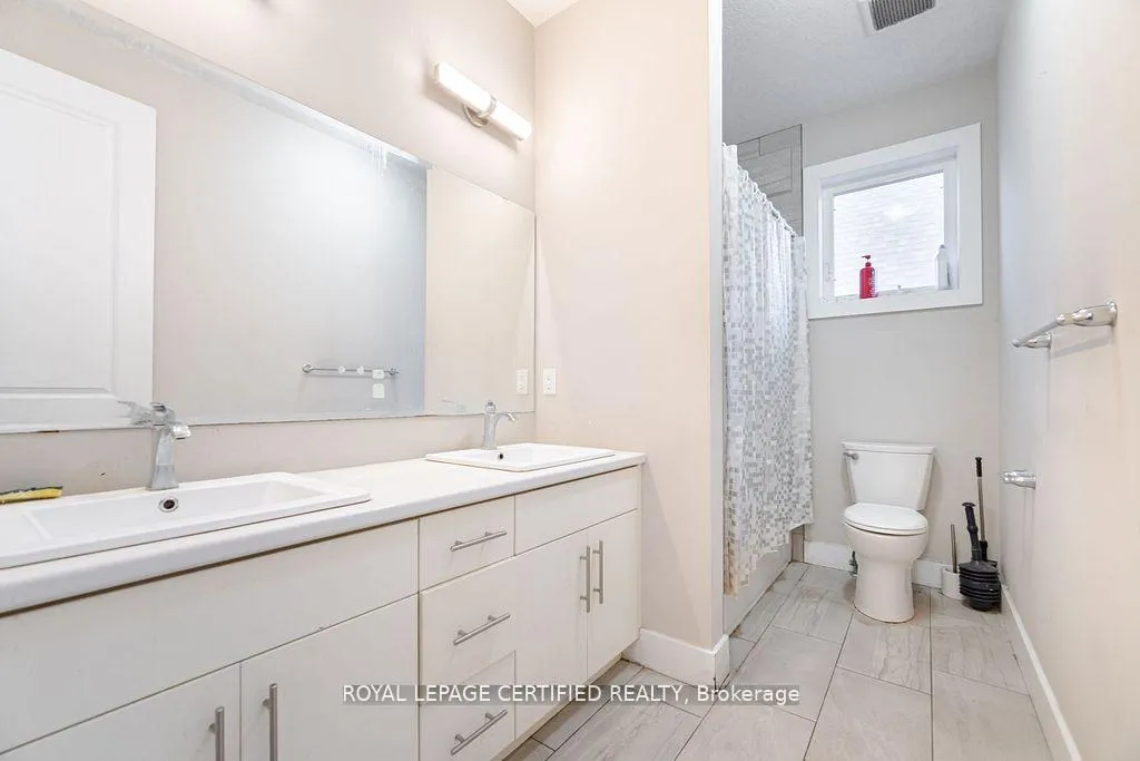 Photo 21 of 204 Forest Creek Drive, Kitchener — HOMEH
