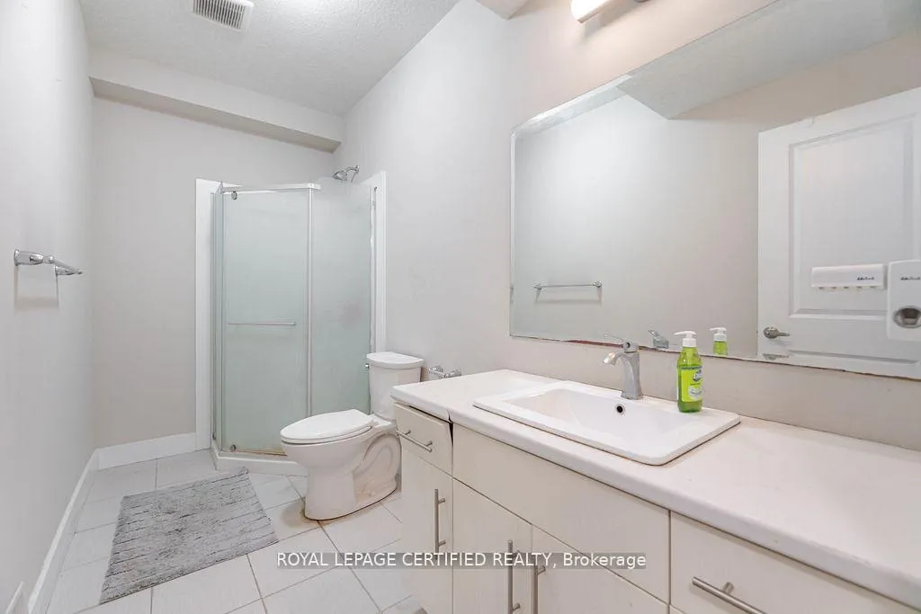 Photo 23 of 204 Forest Creek Drive, Kitchener — HOMEH