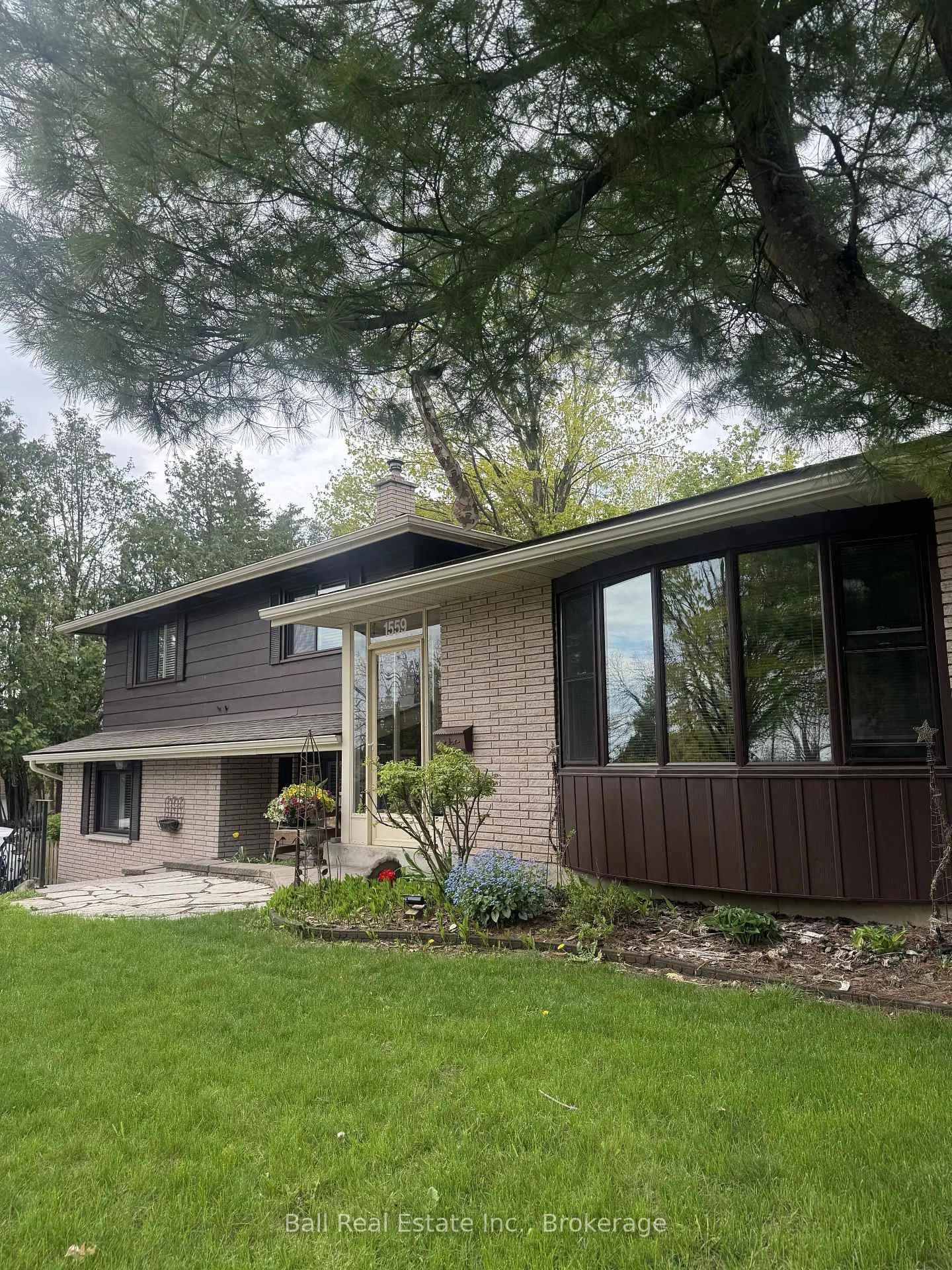 Front of 1559 Westbrook Drive