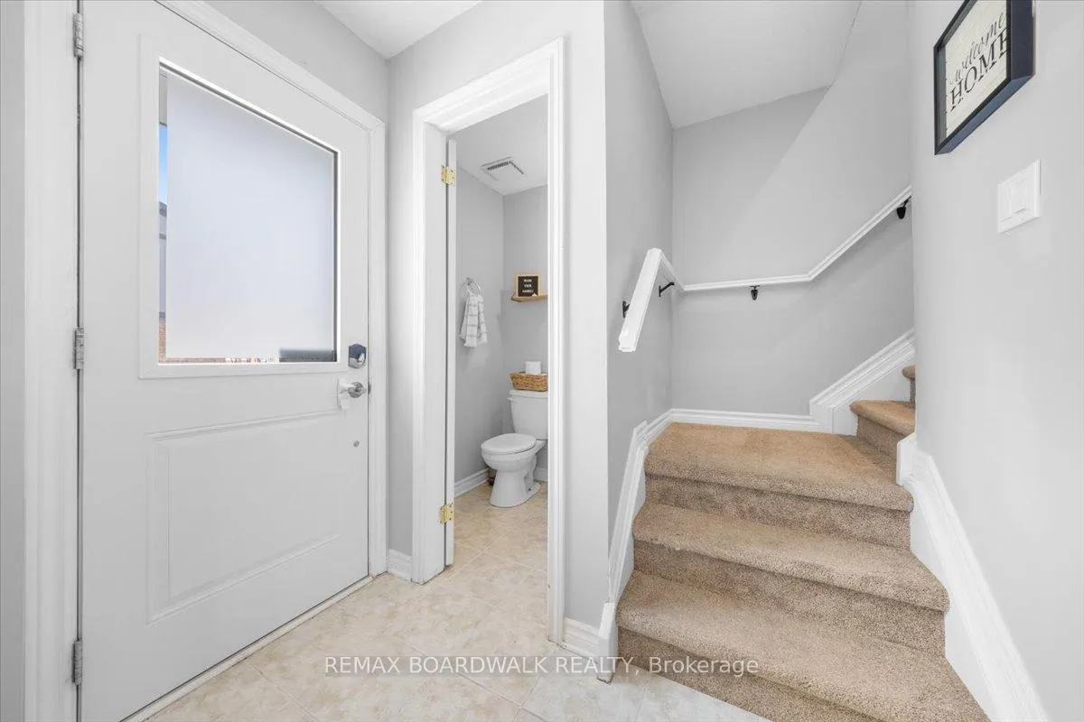Photo 3 of 428 Moodie Drive, Ottawa, Westcliffe Estates — HOMEH