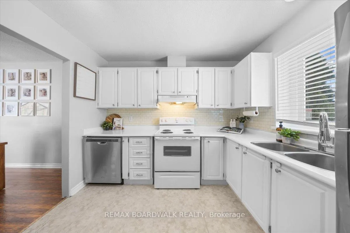 Photo 7 of 428 Moodie Drive, Ottawa, Westcliffe Estates — HOMEH