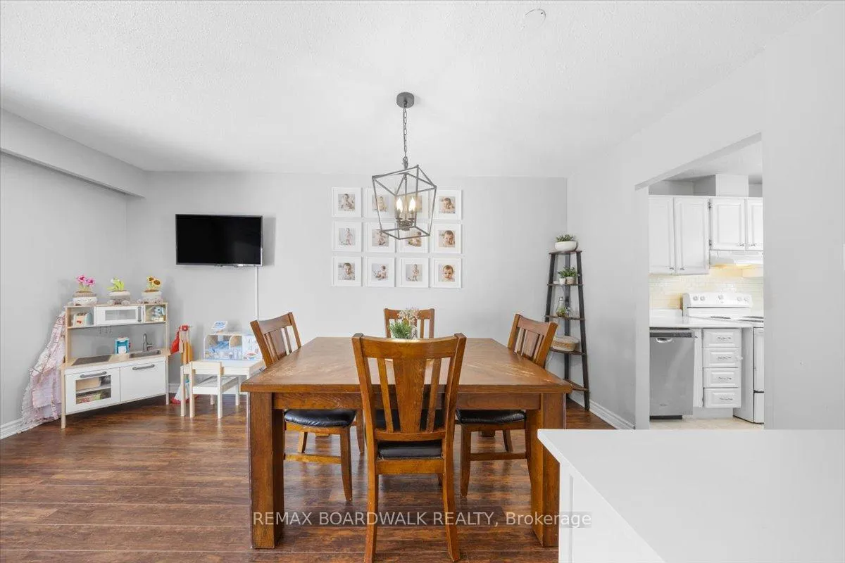 Photo 18 of 428 Moodie Drive, Ottawa, Westcliffe Estates — HOMEH