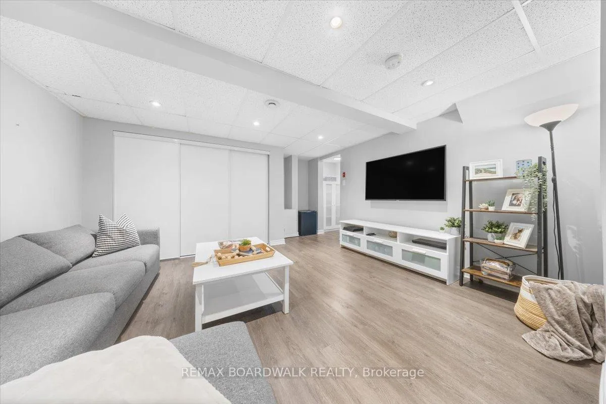 Photo 32 of 428 Moodie Drive, Ottawa, Westcliffe Estates — HOMEH