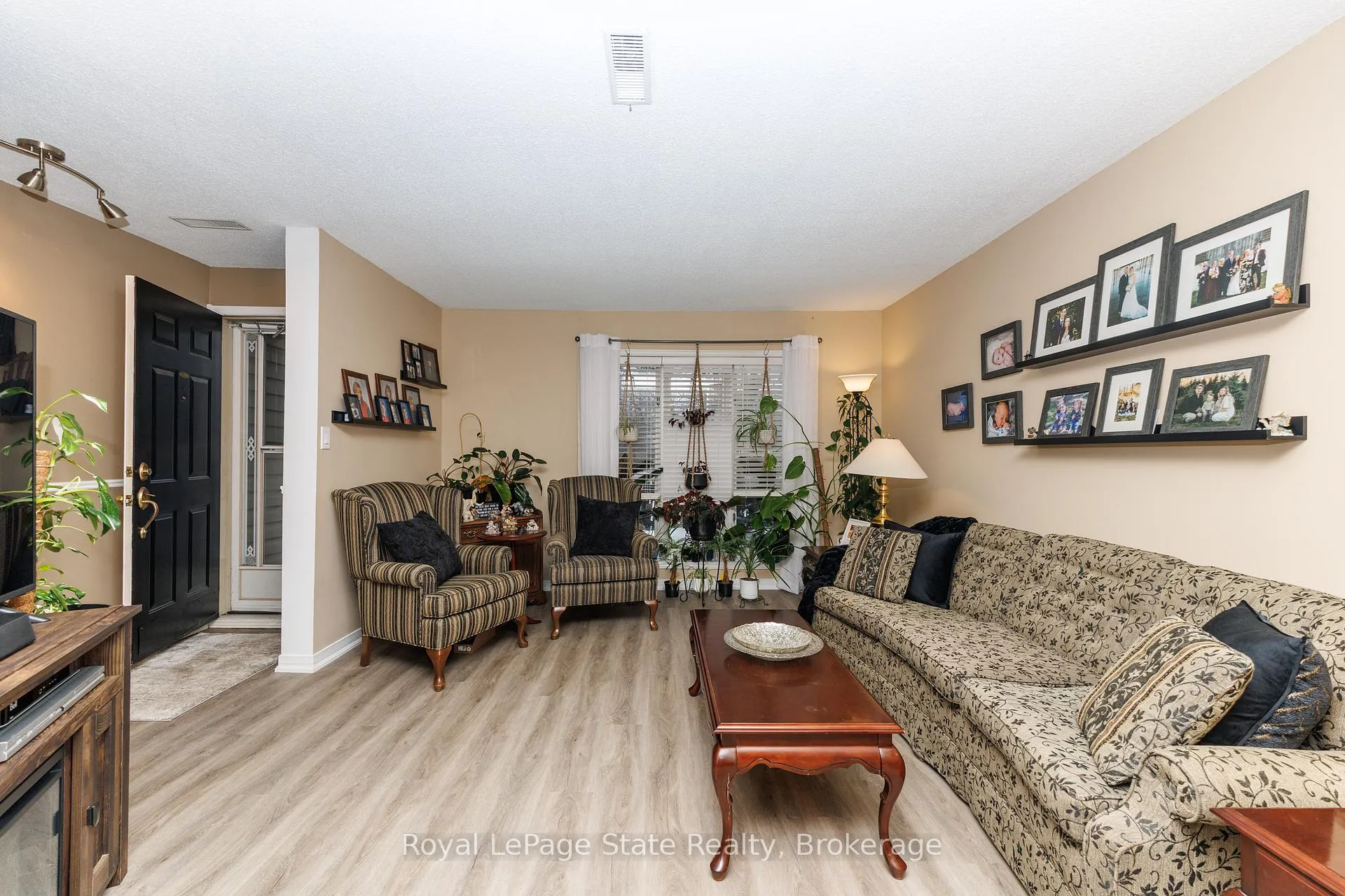 Photo 9 of Unit 1, 4245 Queen Street, Lincoln, Beamsville — HOMEH