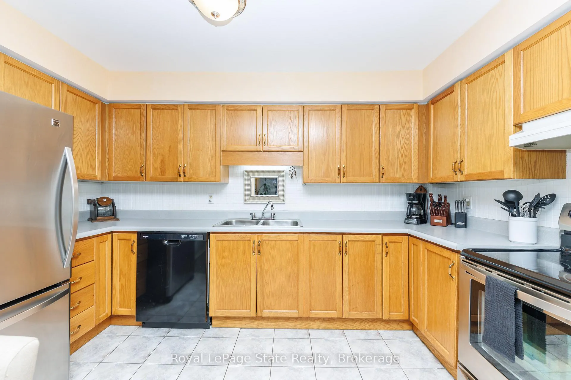 Photo 12 of Unit 1, 4245 Queen Street, Lincoln, Beamsville — HOMEH