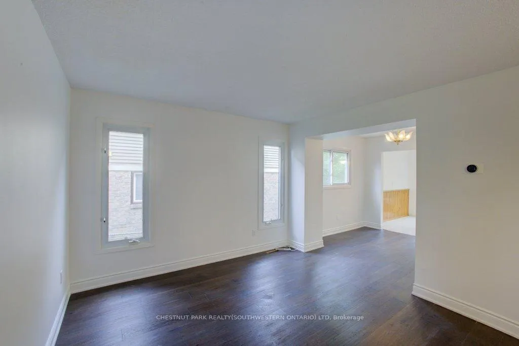 Photo 7 of 36 Fox Run, Barrie, 400 West — HOMEH