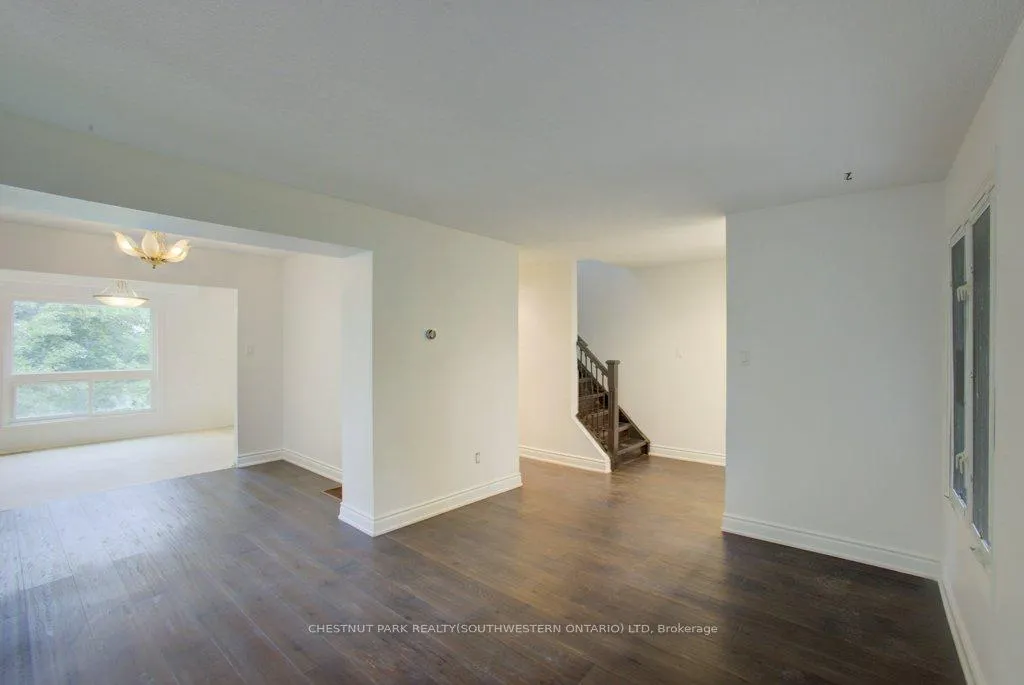 Photo 8 of 36 Fox Run, Barrie, 400 West — HOMEH