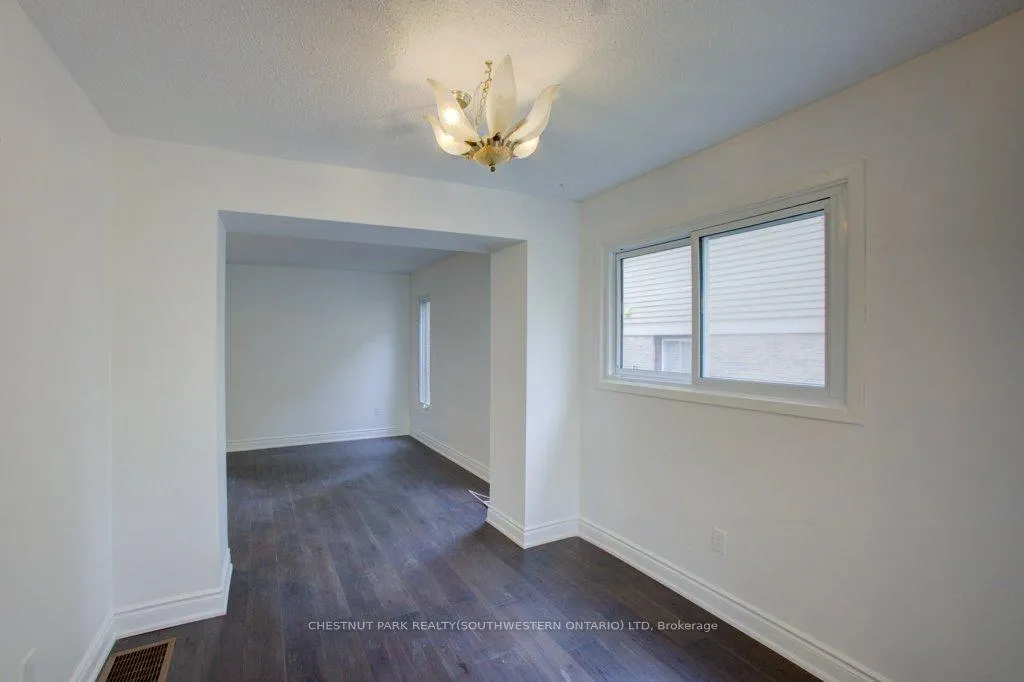 Photo 11 of 36 Fox Run, Barrie, 400 West — HOMEH