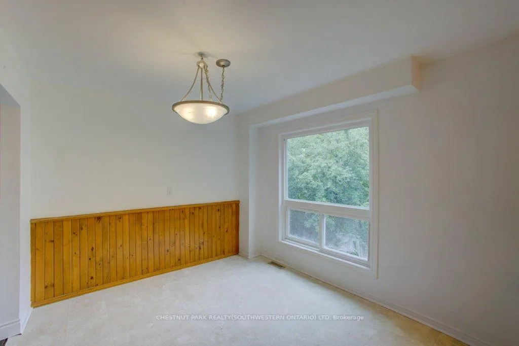 Photo 14 of 36 Fox Run, Barrie, 400 West — HOMEH