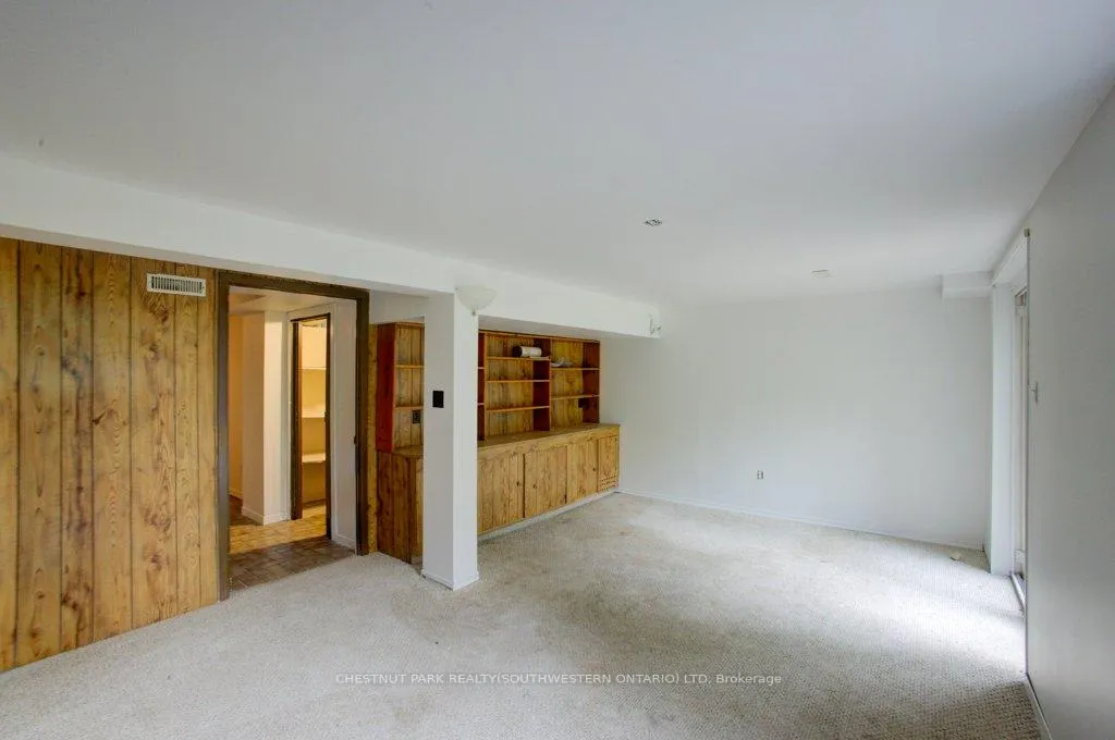Photo 31 of 36 Fox Run, Barrie, 400 West — HOMEH