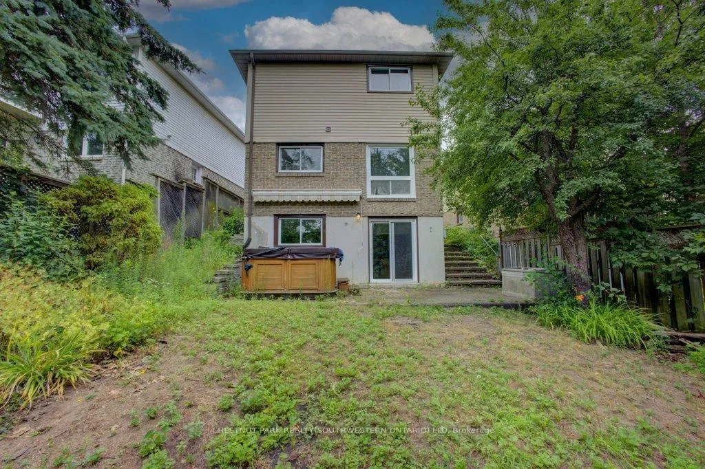 Photo 37 of 36 Fox Run, Barrie, 400 West — HOMEH