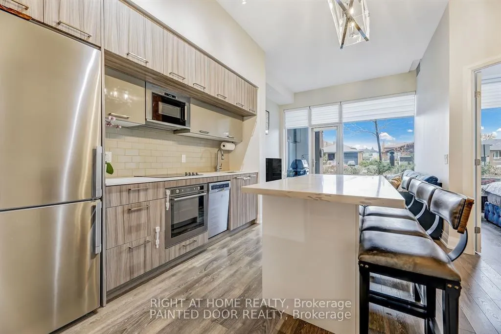Photo 8 of Unit 101, 4800 Highway 7, Vaughan, East Woodbridge — HOMEH