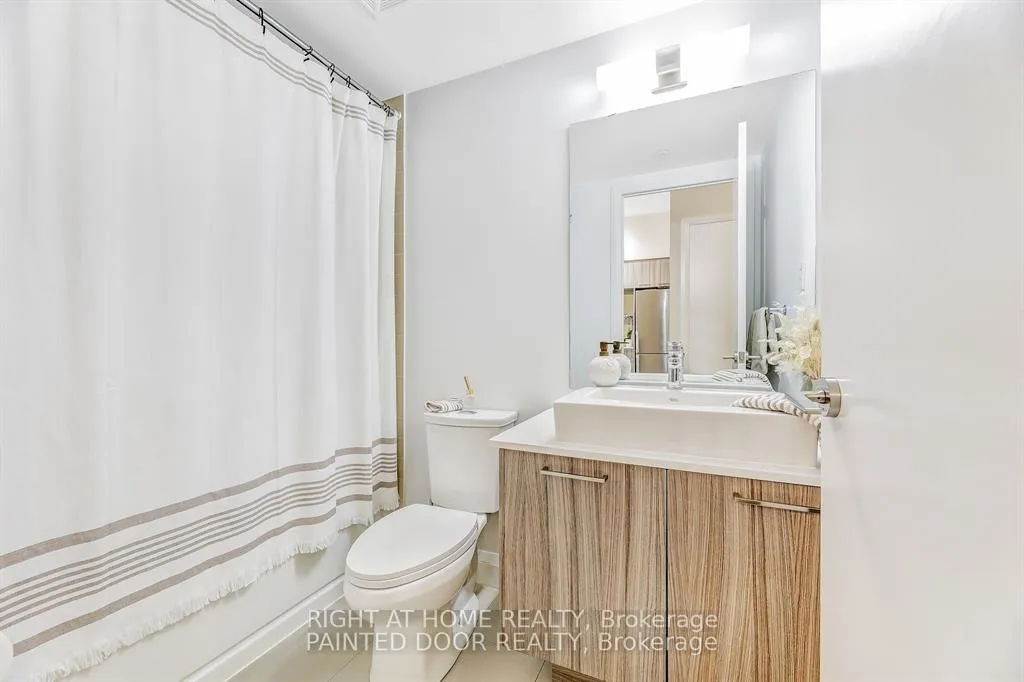 Photo 10 of Unit 101, 4800 Highway 7, Vaughan, East Woodbridge — HOMEH
