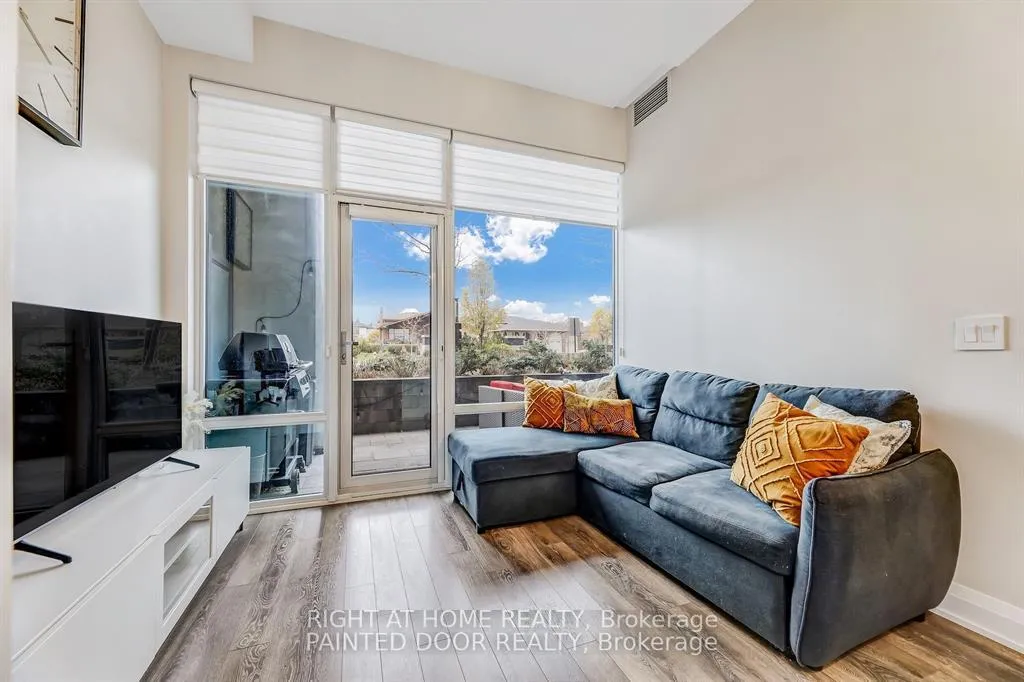 Photo 11 of Unit 101, 4800 Highway 7, Vaughan, East Woodbridge — HOMEH
