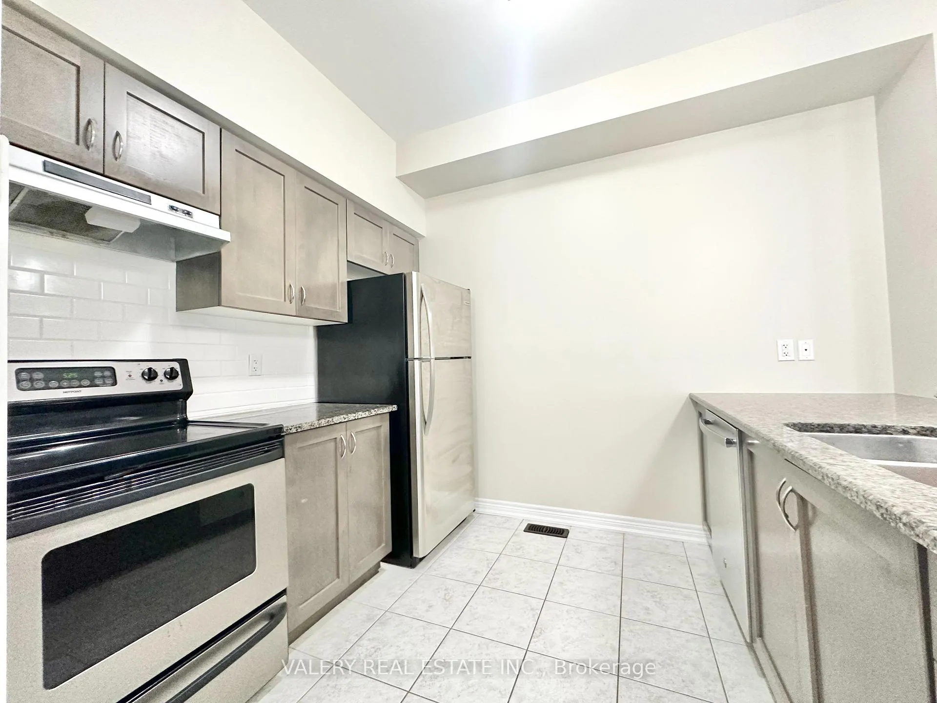 Photo 2 of Unit 72, 541 Winston Road, Grimsby, Grimsby Beach — HOMEH
