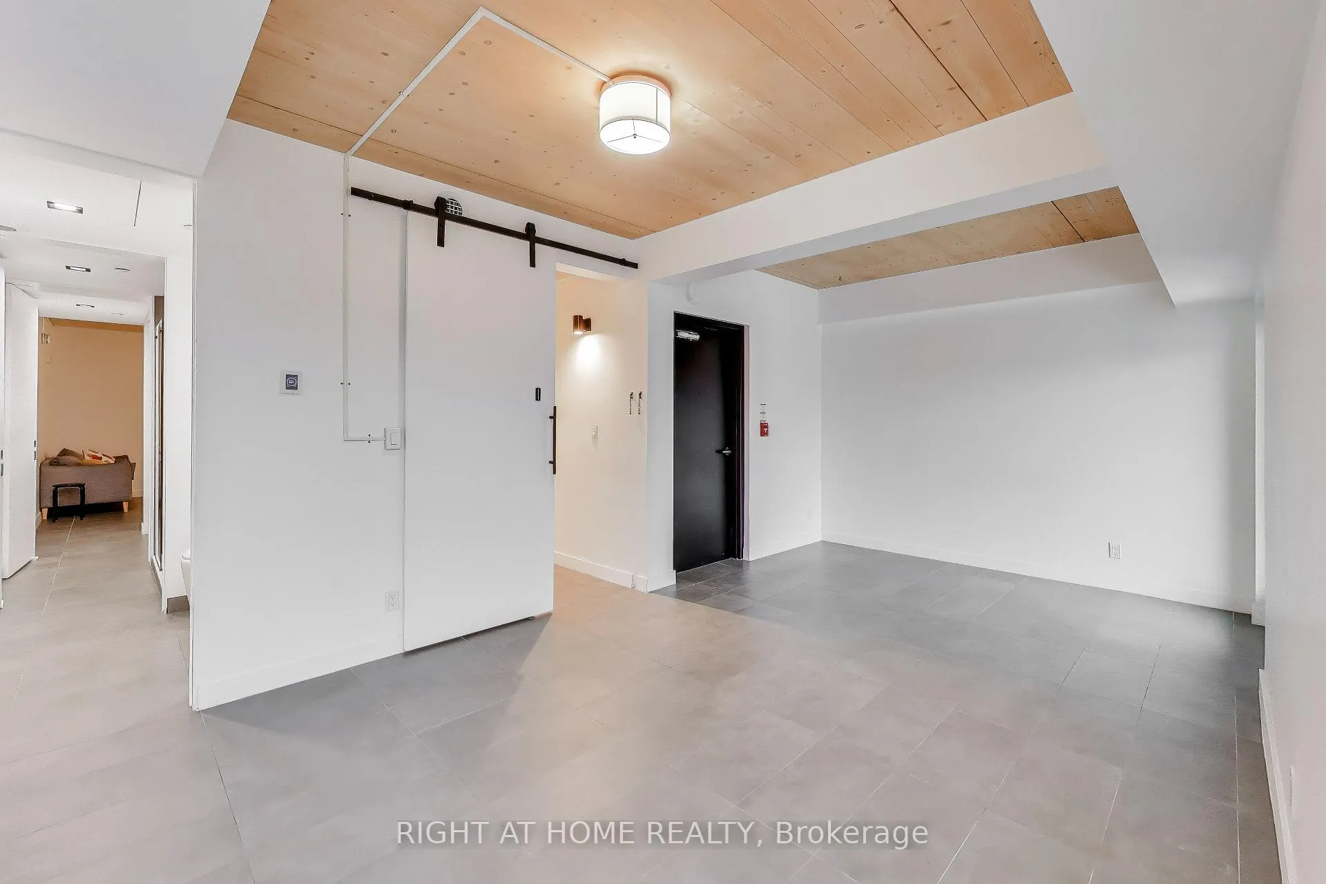 Photo 5 of Unit 301, 1604 Queen Street E, Toronto, The Beaches — HOMEH