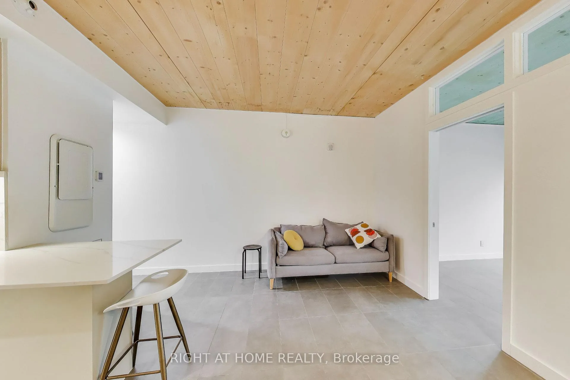 Photo 8 of Unit 301, 1604 Queen Street E, Toronto, The Beaches — HOMEH