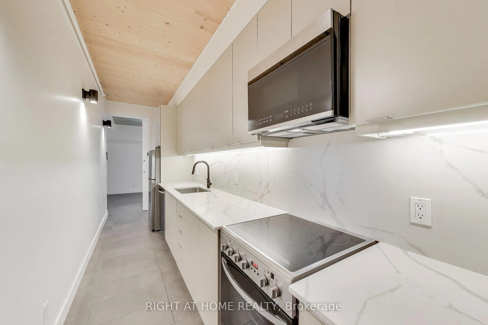 Photo 9 of Unit 301, 1604 Queen Street E, Toronto, The Beaches — HOMEH