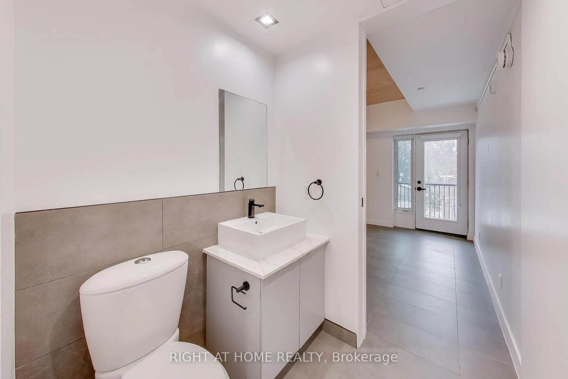 Photo 15 of Unit 301, 1604 Queen Street E, Toronto, The Beaches — HOMEH