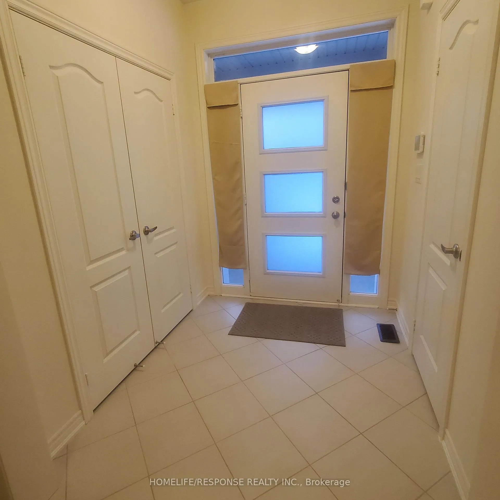 Photo 2 of 290 Skinner Road, Hamilton, Waterdown — HOMEH
