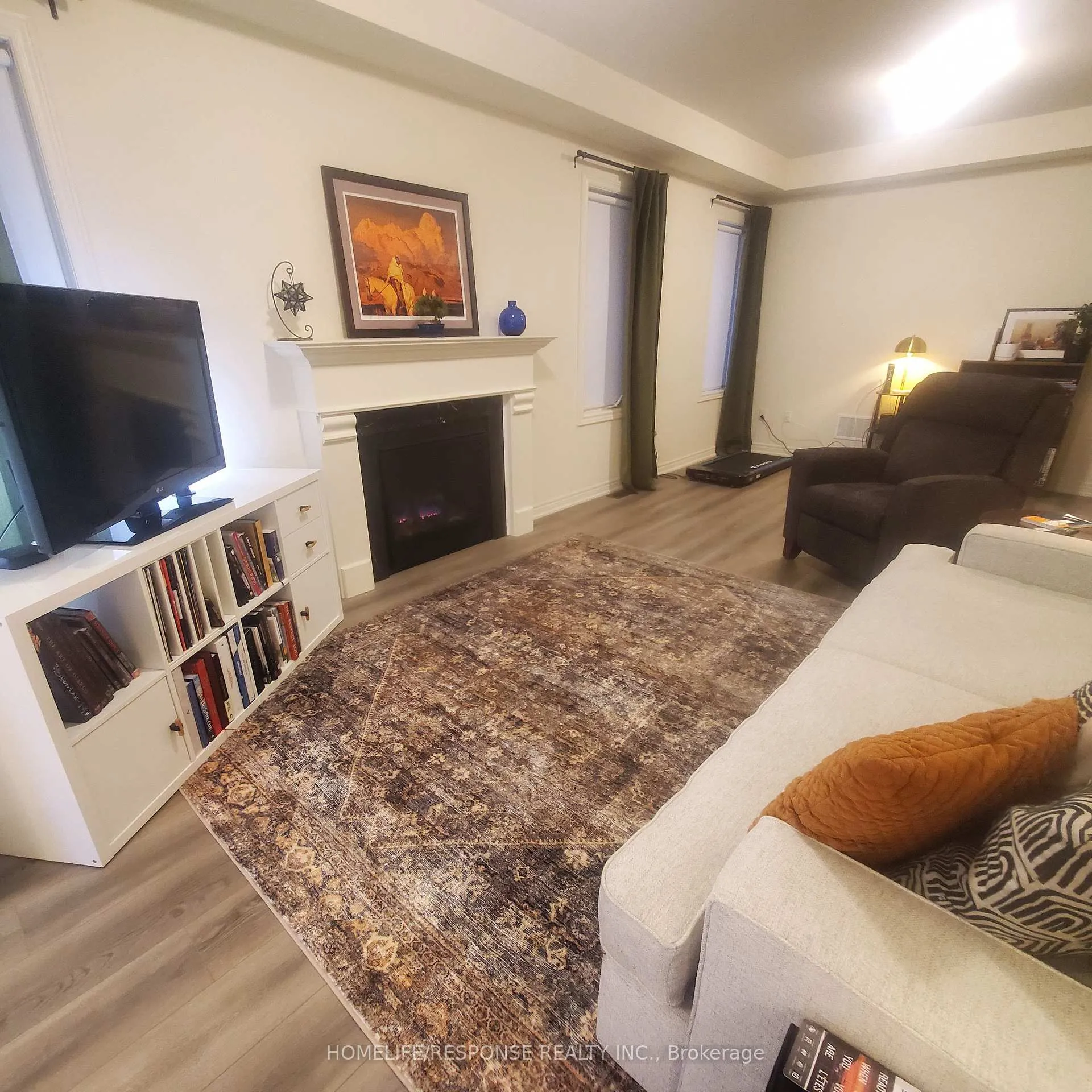 Photo 4 of 290 Skinner Road, Hamilton, Waterdown — HOMEH