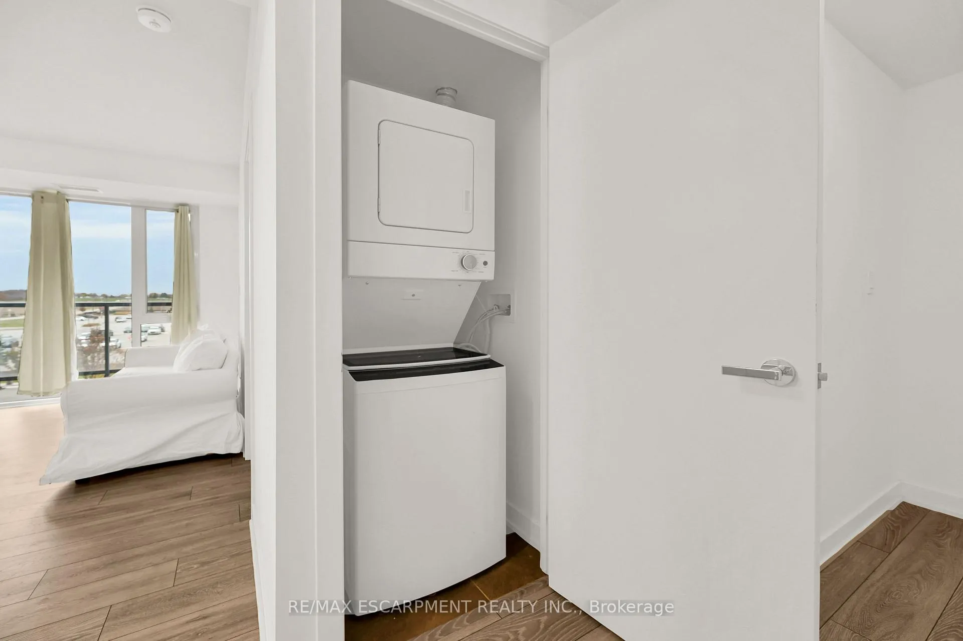 Photo 26 of Unit B301, 3200 Dakota Common, Burlington, Alton — HOMEH