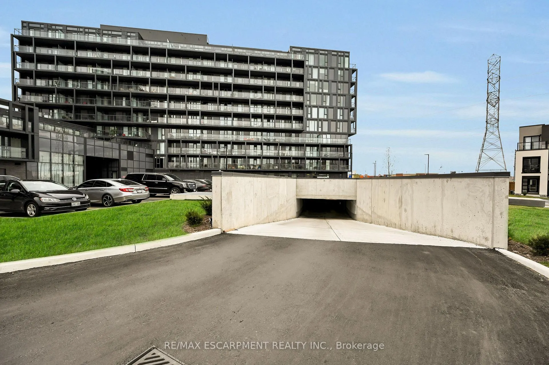 Photo 47 of Unit B301, 3200 Dakota Common, Burlington, Alton — HOMEH
