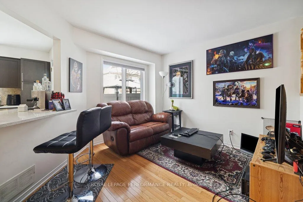 Photo 8 of 1666 Jobin Crescent, Ottawa, Carson Grove — HOMEH