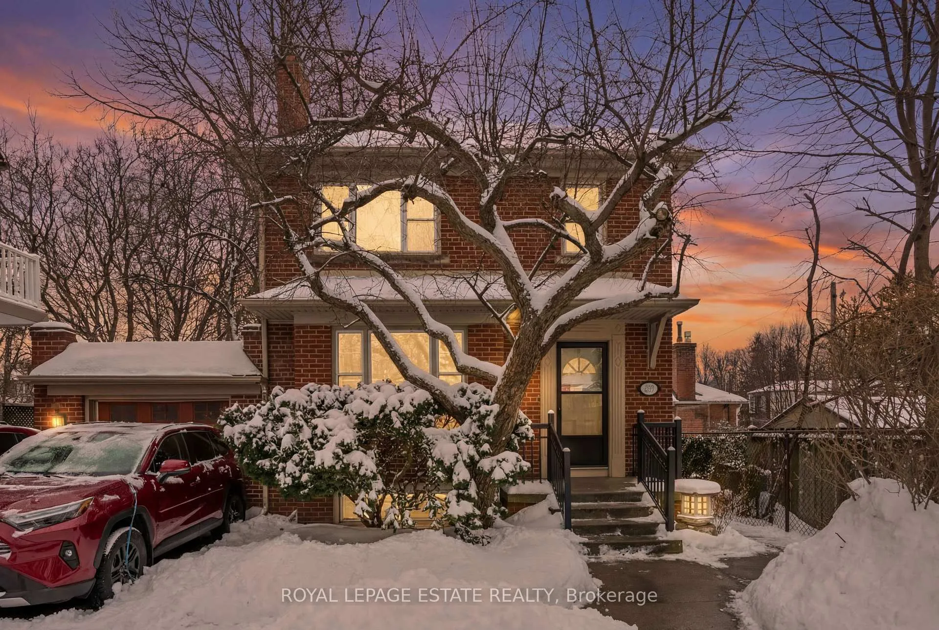 Photo 2 of 207 Clonmore Drive, Scarborough, Birchcliffe-Cliffside — HOMEH