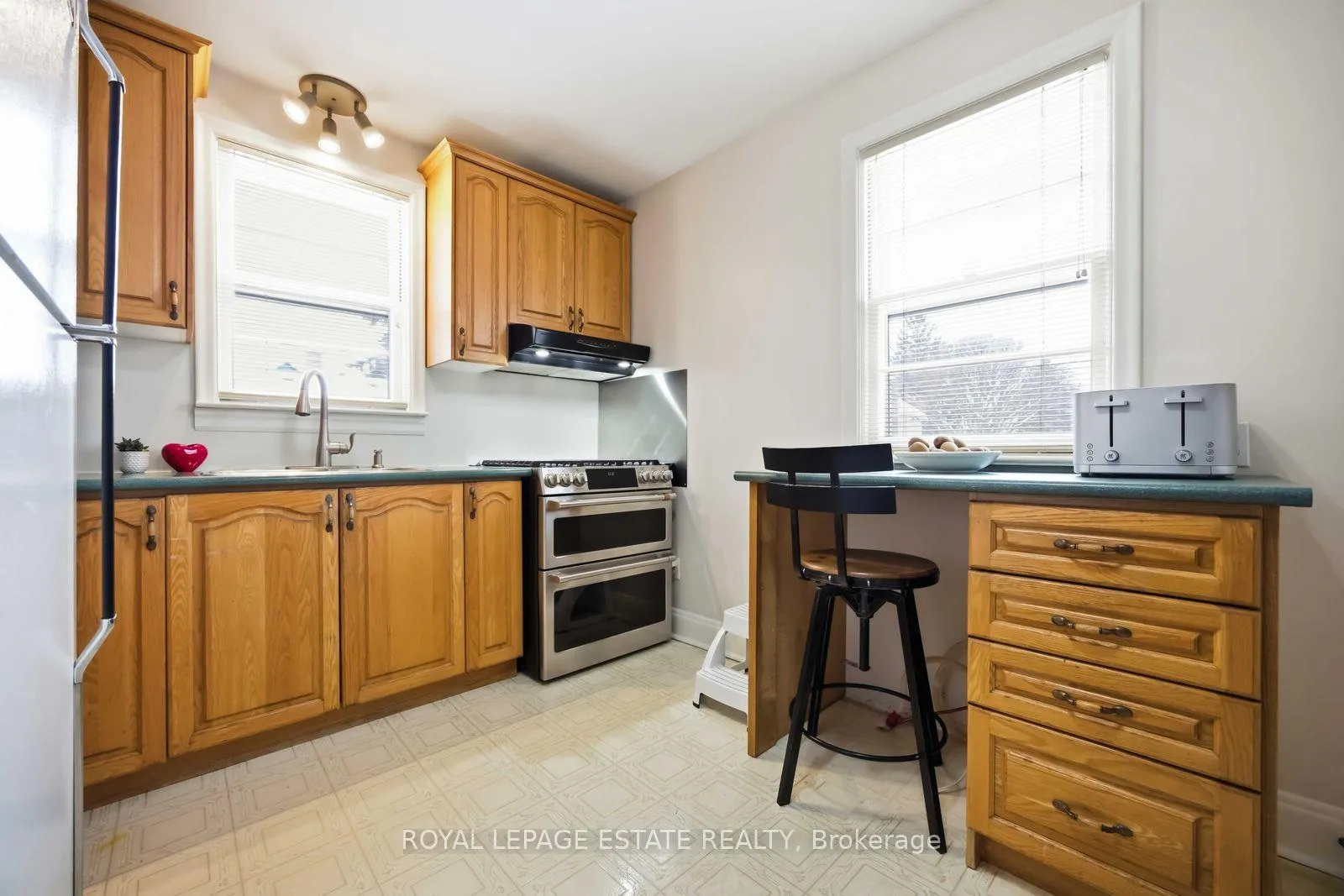 Photo 10 of 207 Clonmore Drive, Scarborough, Birchcliffe-Cliffside — HOMEH