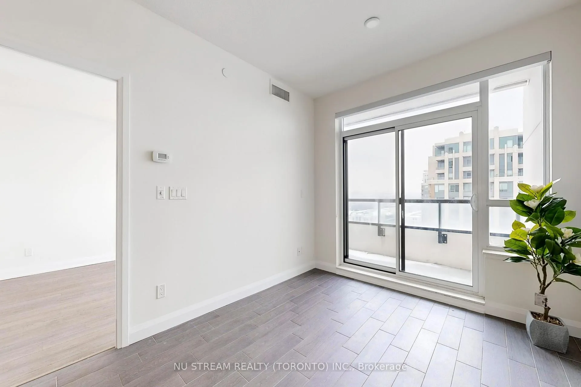 Photo 13 of Unit 1803, 15 Water Walk Drive, Markham, Unionville — HOMEH