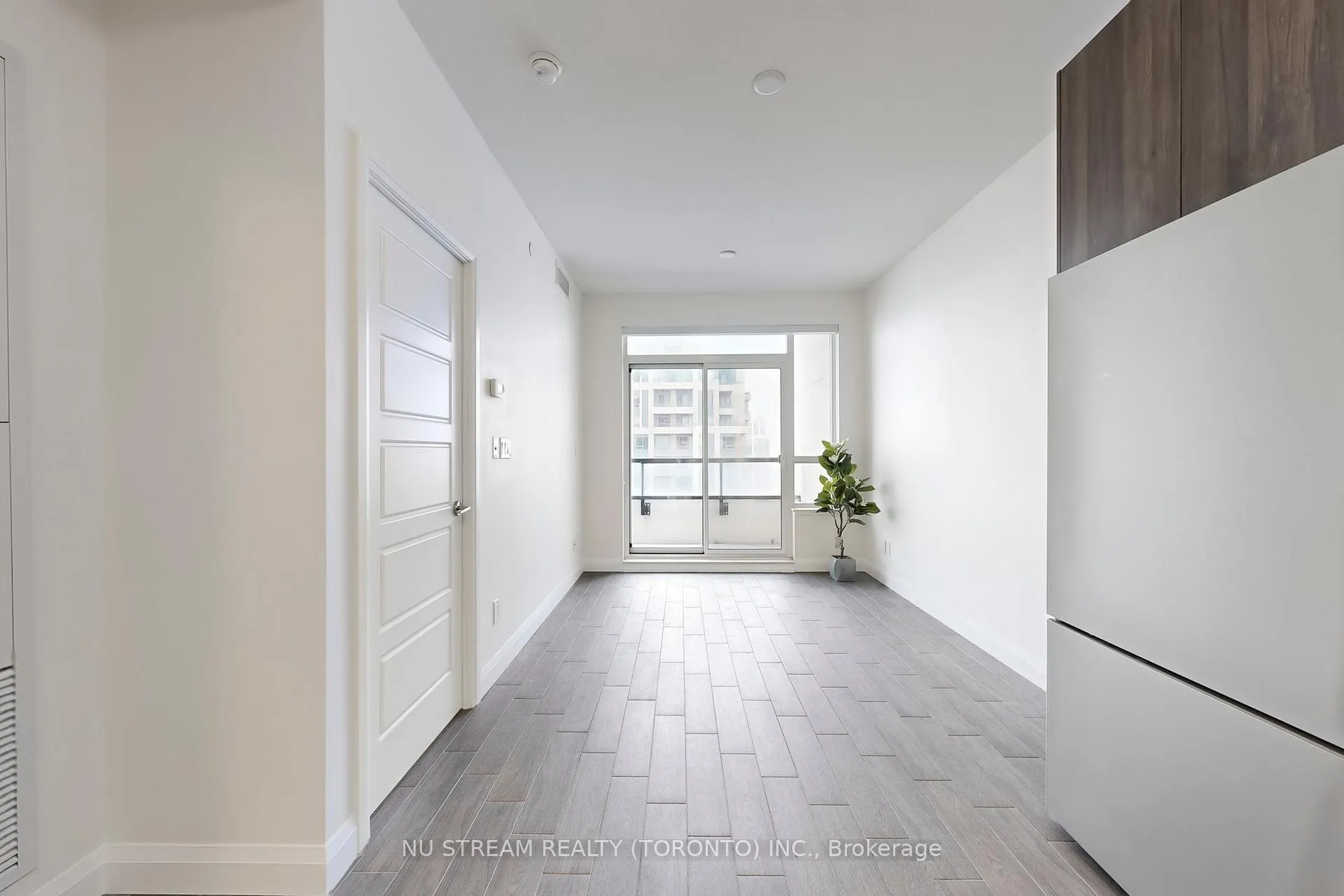 Photo 15 of Unit 1803, 15 Water Walk Drive, Markham, Unionville — HOMEH