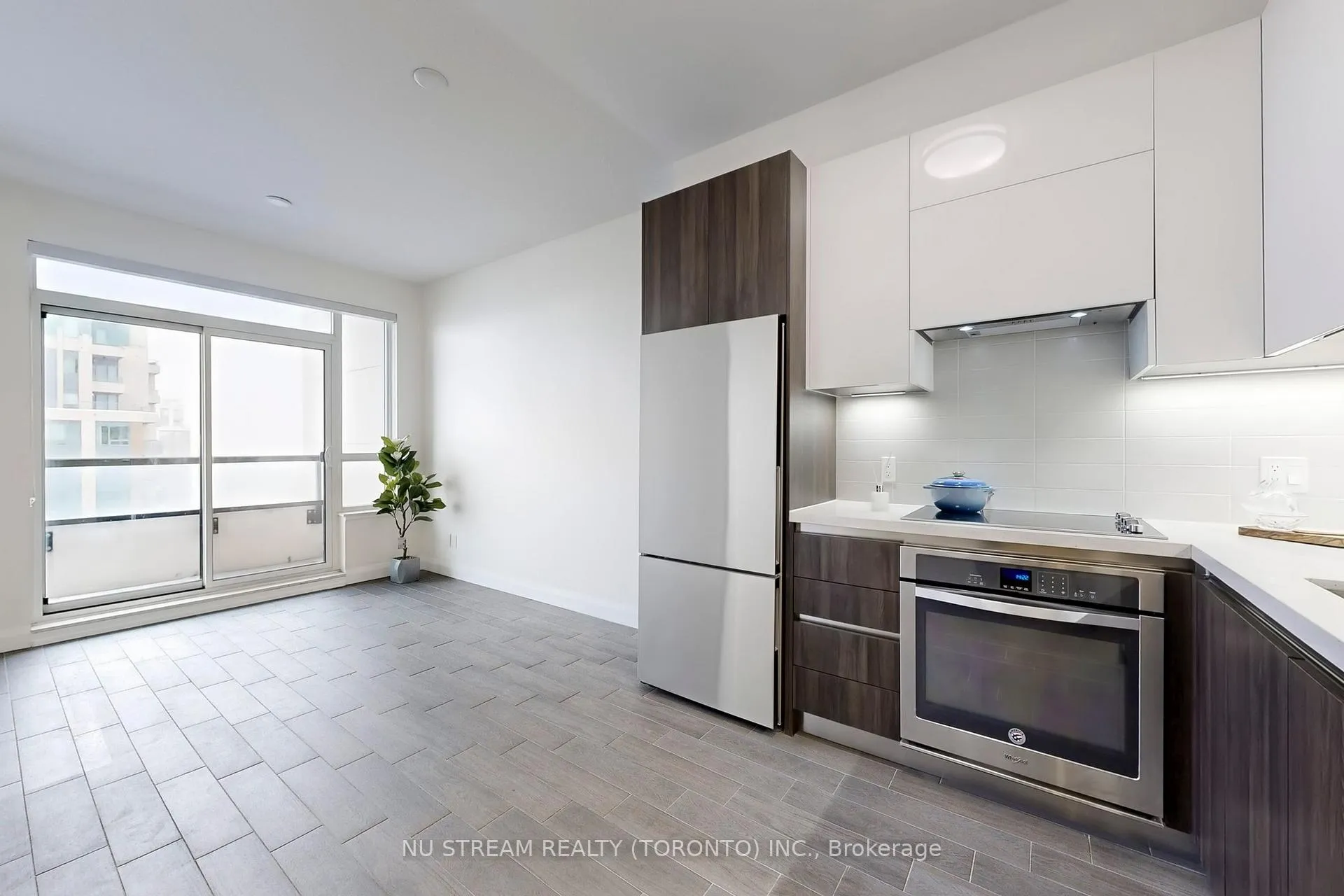 Photo 16 of Unit 1803, 15 Water Walk Drive, Markham, Unionville — HOMEH