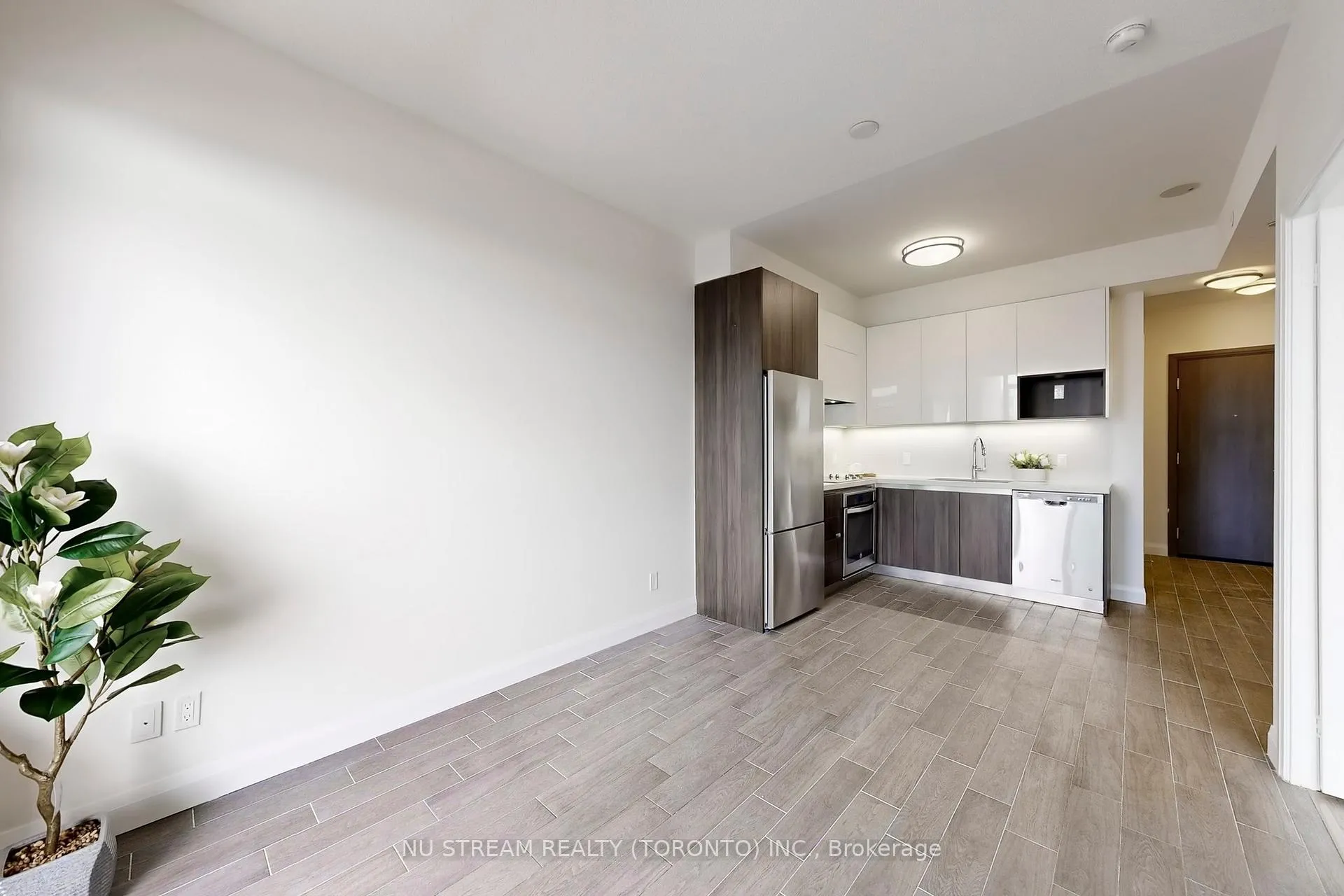 Photo 17 of Unit 1803, 15 Water Walk Drive, Markham, Unionville — HOMEH