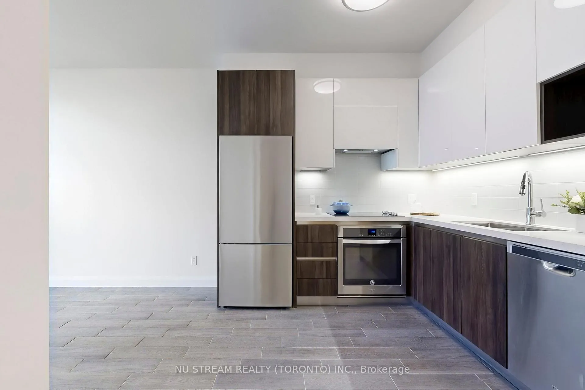 Photo 20 of Unit 1803, 15 Water Walk Drive, Markham, Unionville — HOMEH
